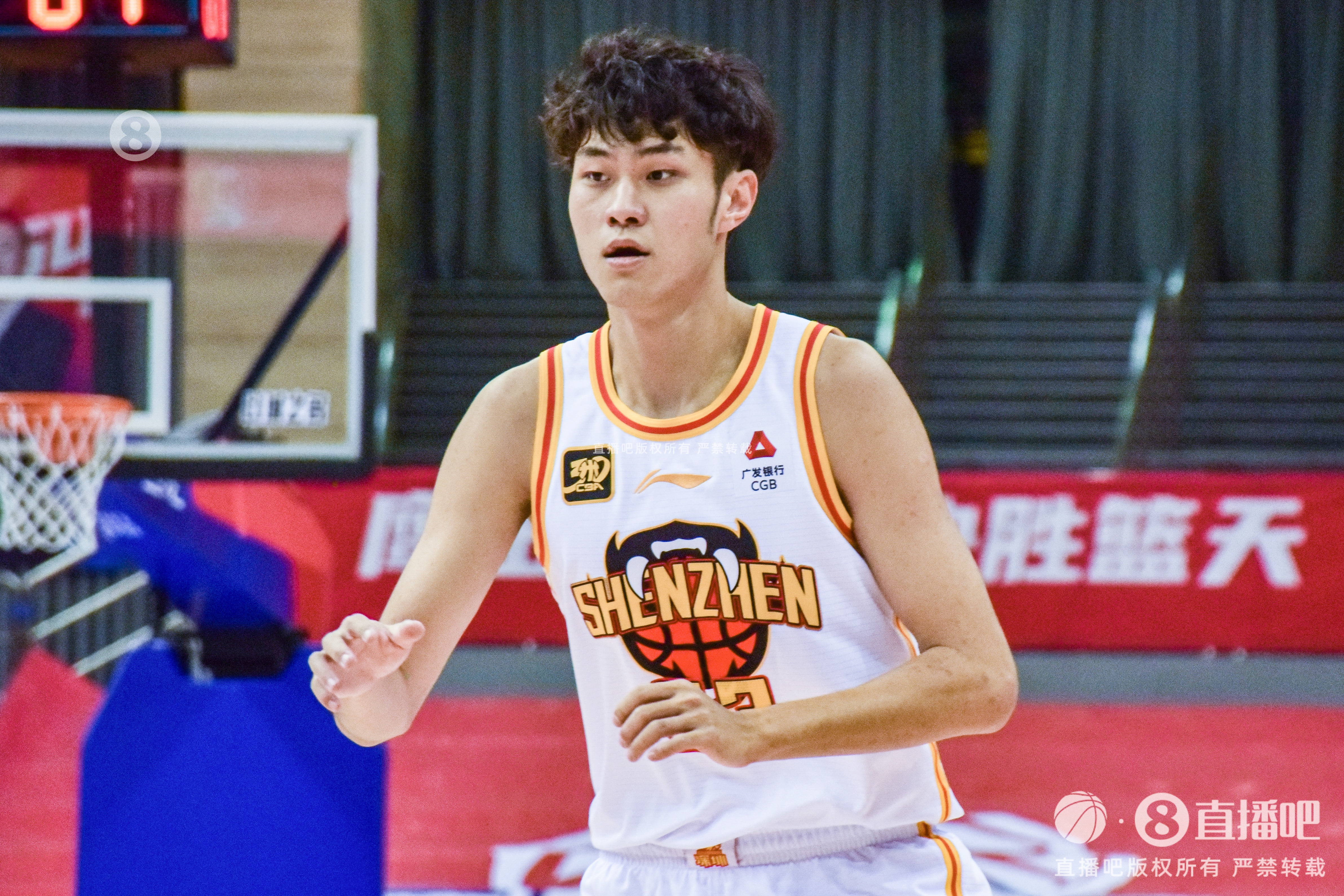 表現(xiàn)出色！王浩然14中7拿到20分3板6助2斷 正負(fù)值+30